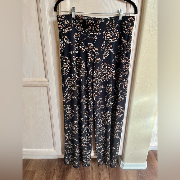 🌺 WHBM Floral Print Jersey Knit Wide Leg Pants - Picture 4 of 7